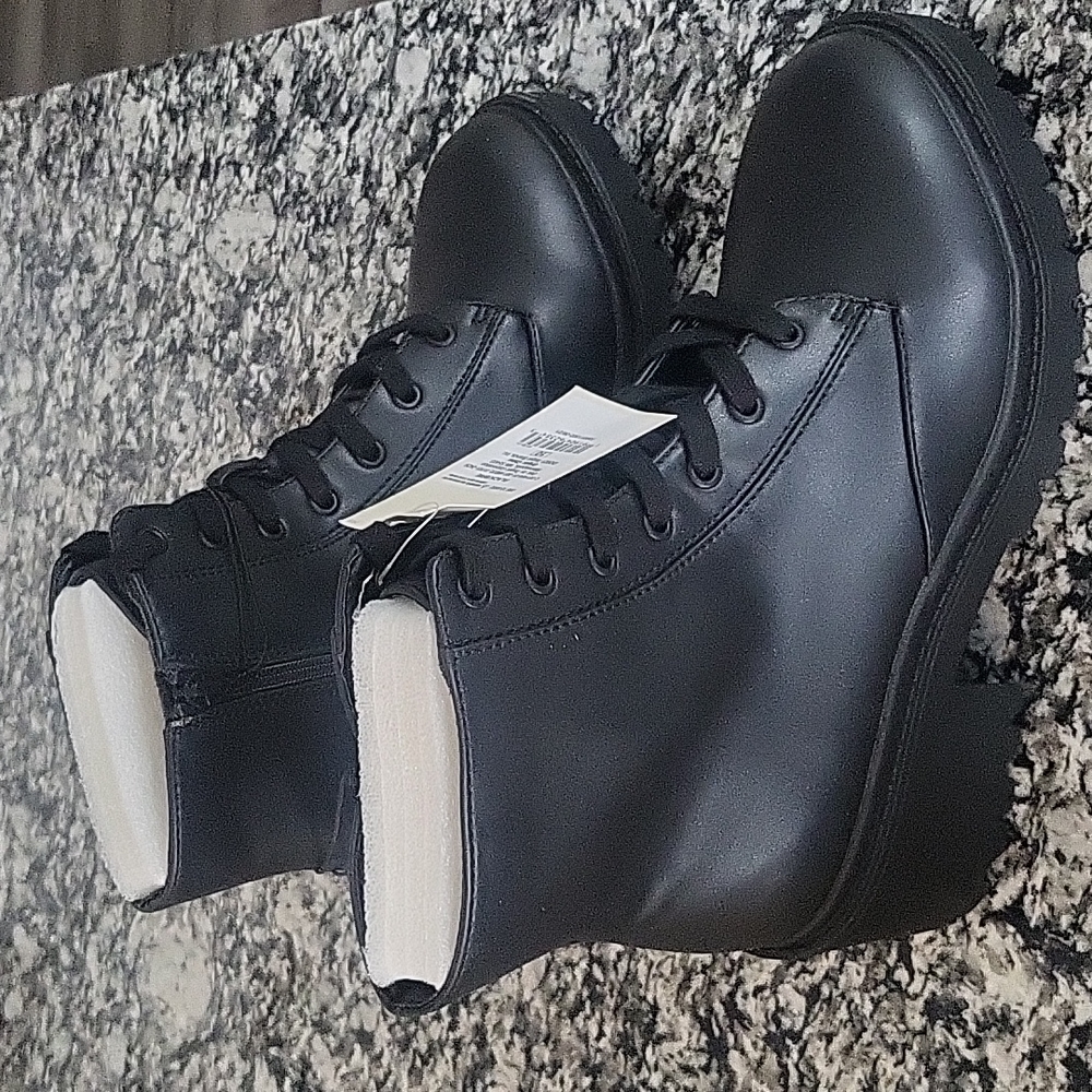 Black Brie Boots